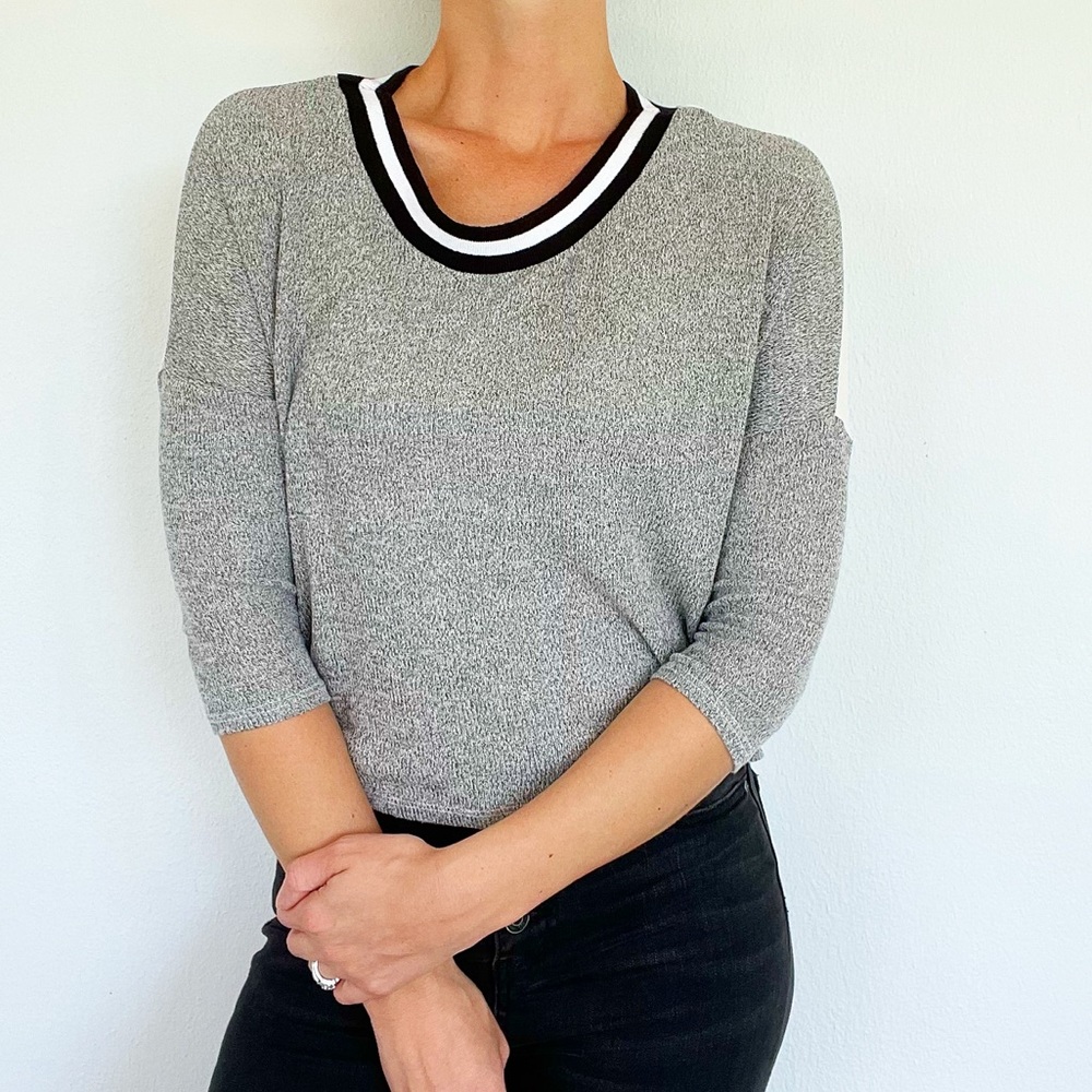 Charlotte Russe gray high low knit top size small